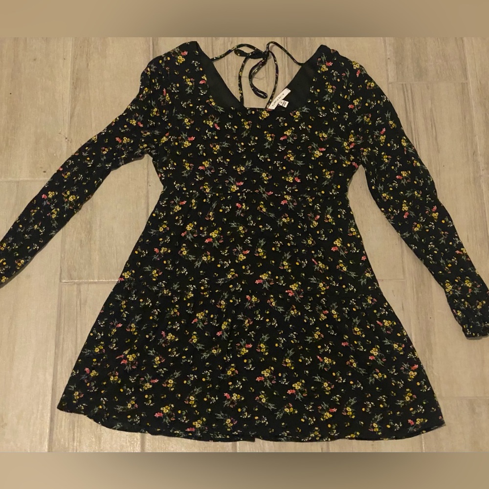 Purple Snow black/floral long sleeve dress size small